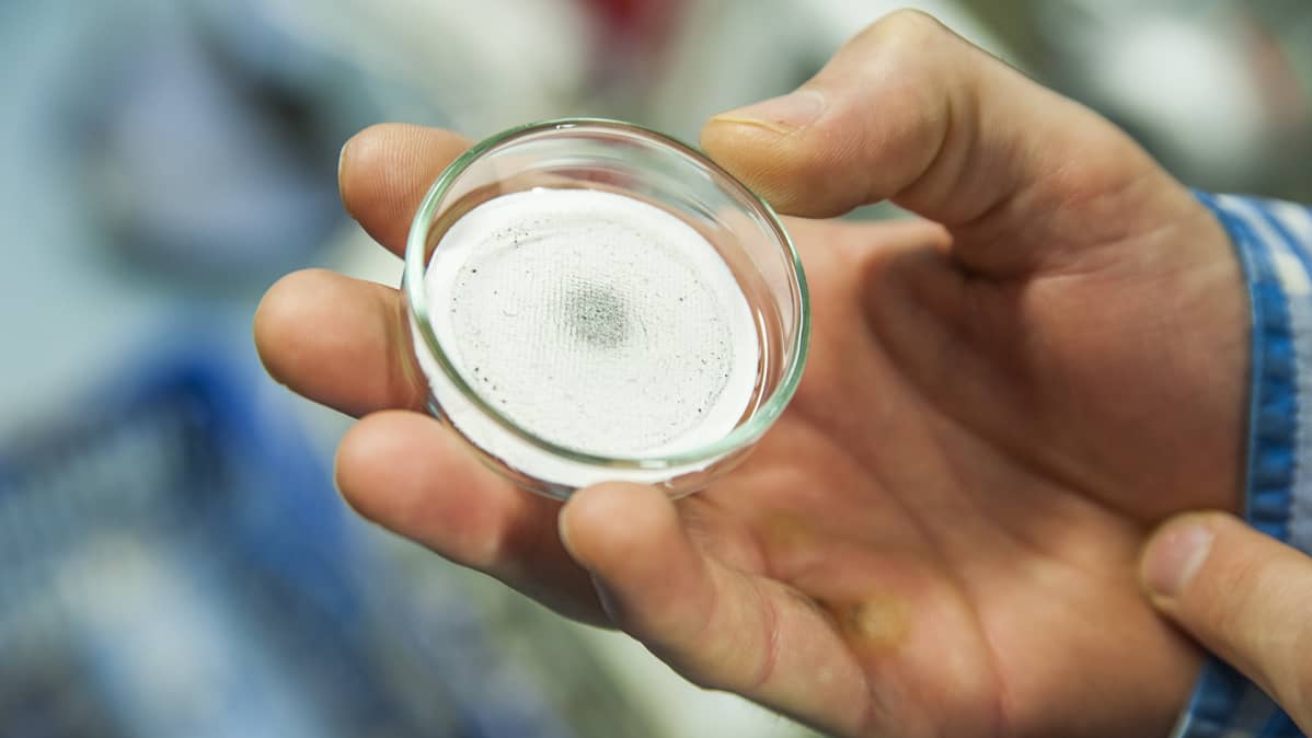 Tuhkasta haihdutettua nanomateriaalia