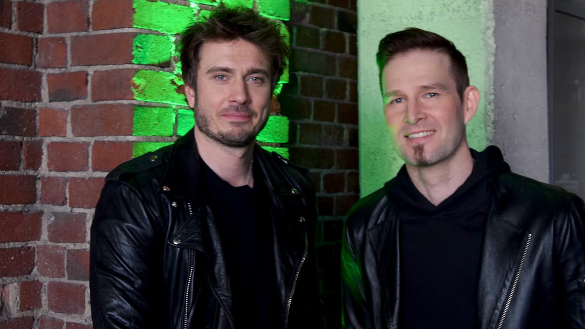 Sebastian Rejman ja Darude ovat painaneet pitkää päivää valmistautuessaan lauantain UMK-kisaan Turun Logomossa.