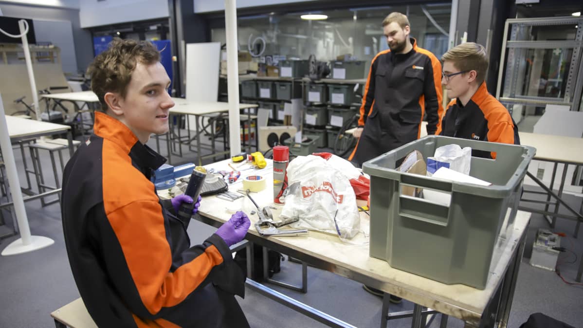 JHC tehdään putkentaivutus konetta