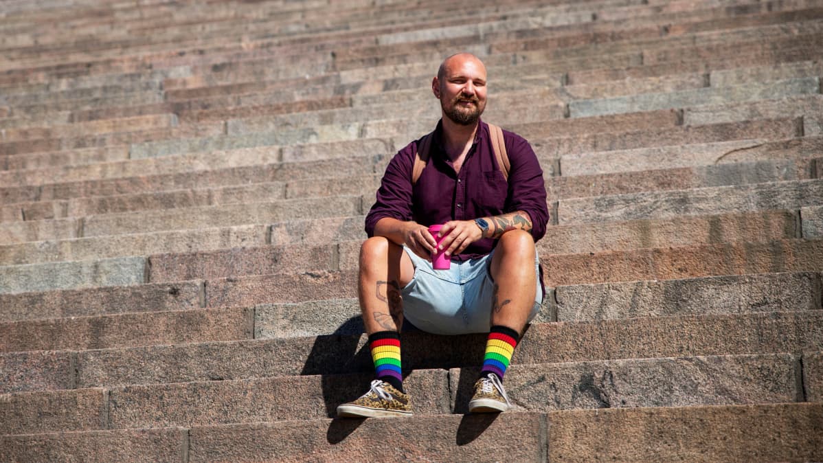 Helsinki Pride -yhteisön toiminnanjohtaja Aaro Horsma