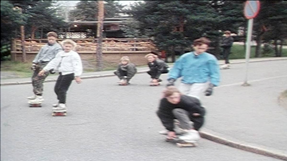 Rullalautailua Tampereella 1987.