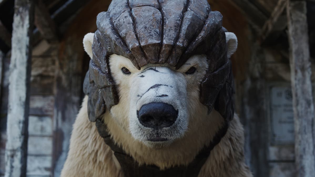 Kuvassa animoitu panssarikarhu Iorek Byrnison tv-sarjasta His Dark Materials.