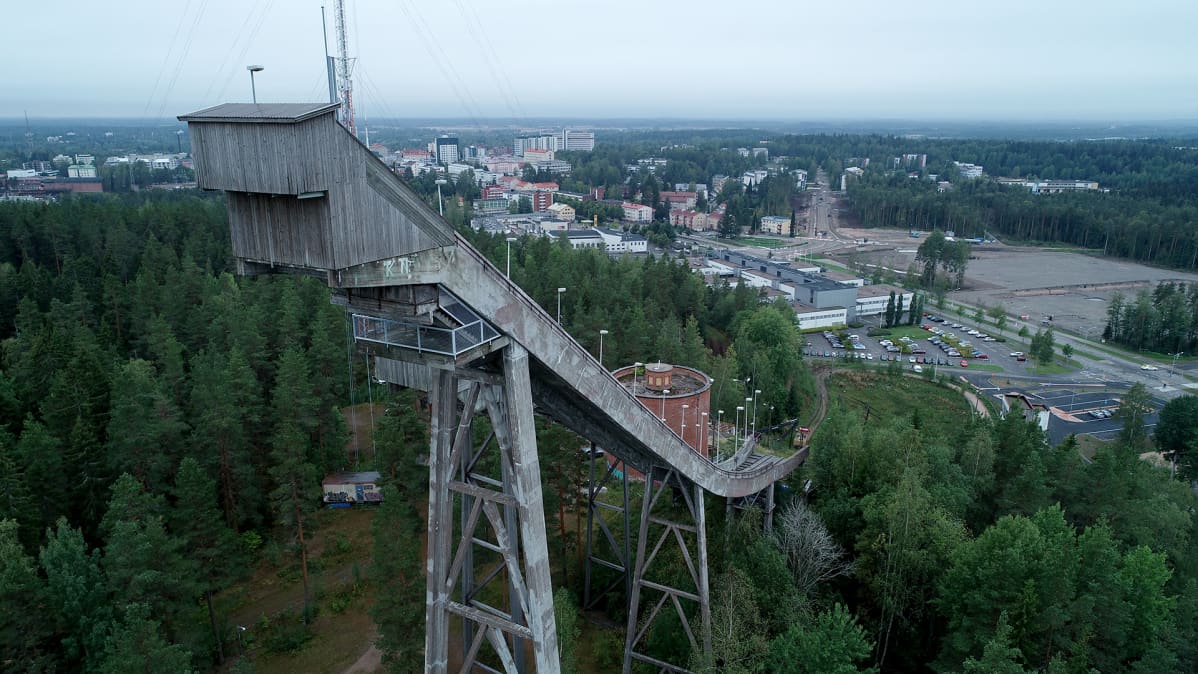 Kouvolan betoninen mäkihyppytorni