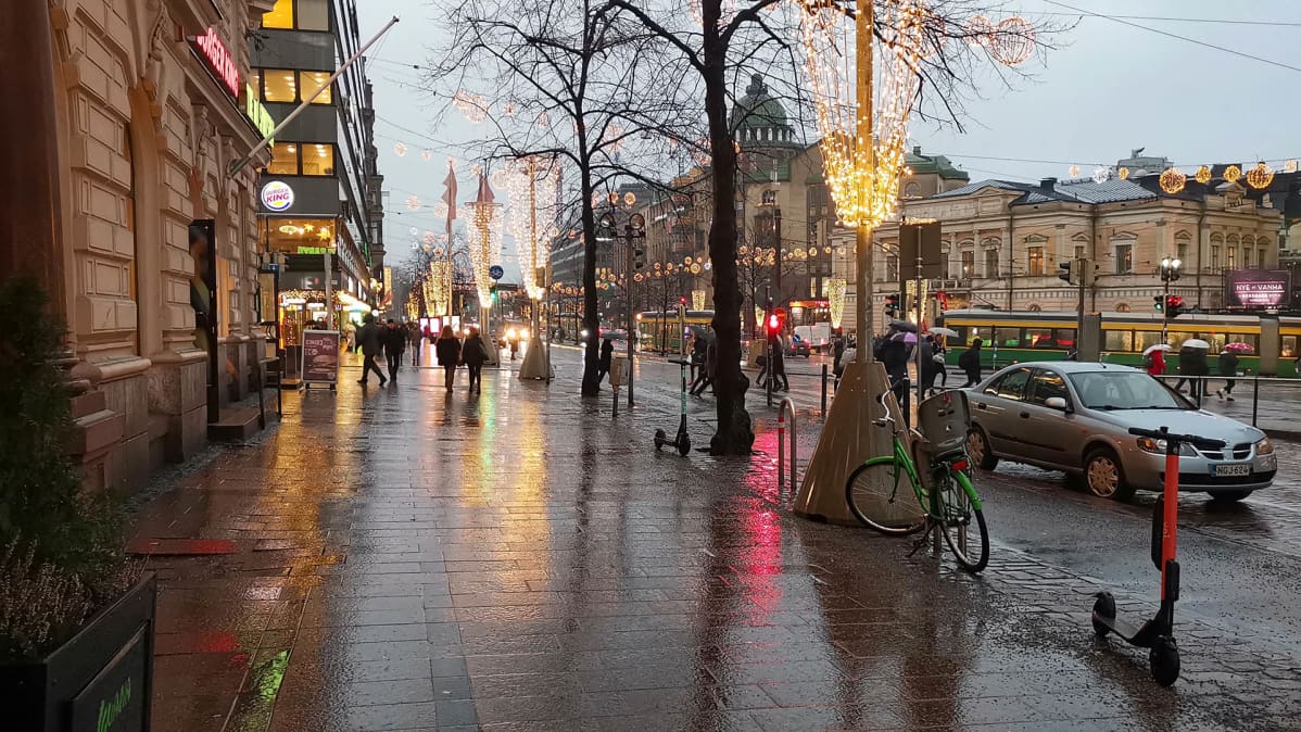 Mannerheimintie joulunalusaikaan.