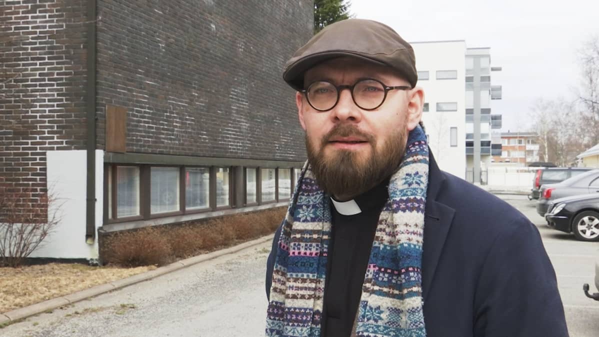 Kirkkoherra Tuomas Tölli.