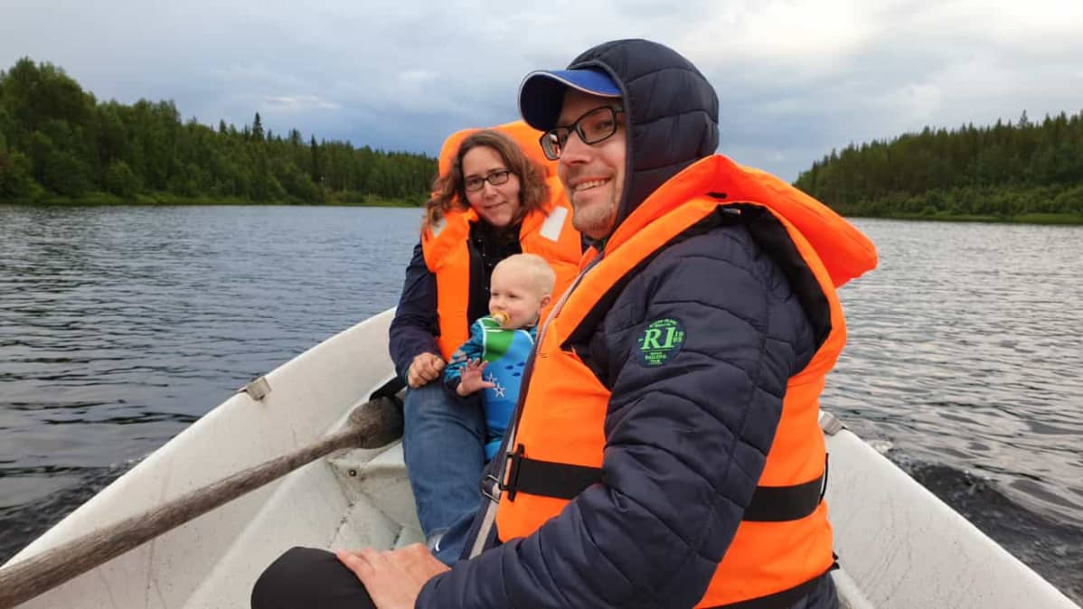 Rene Schwarz ja hänen perheensä Lapissa
