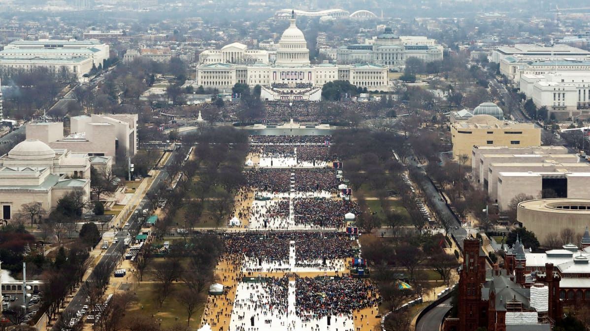 Trump virkaanastujaiset yleisö