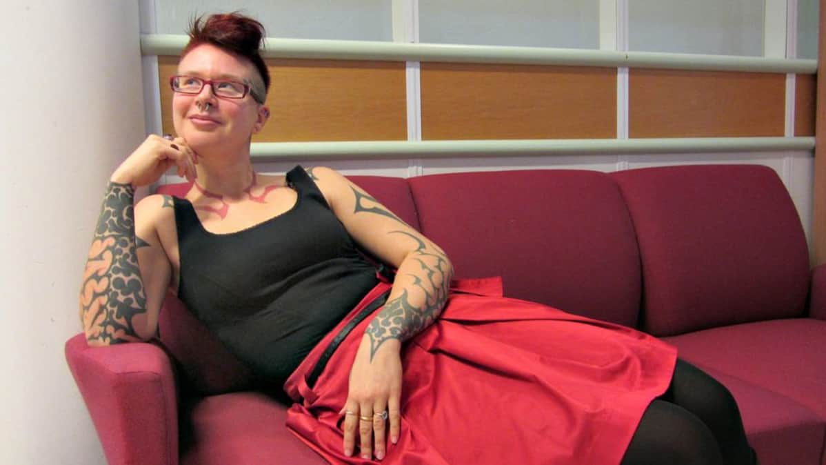 alasti kymmeniä