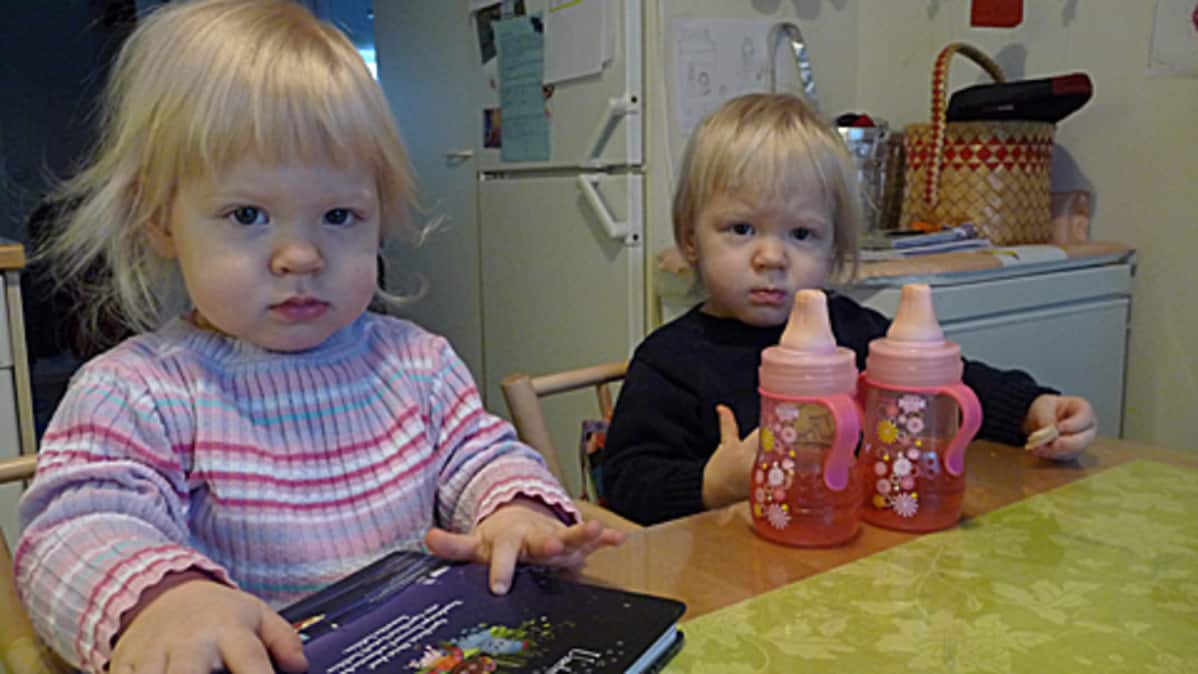 kaksoset suku puoli videotkarhut iso Dicks