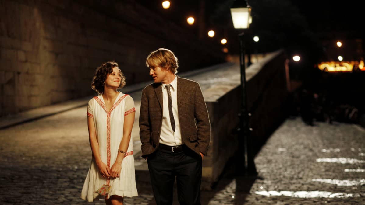 Owen Wilson ja Rachel McAdams Woody Allenin elokuvassa Midnight in Paris.