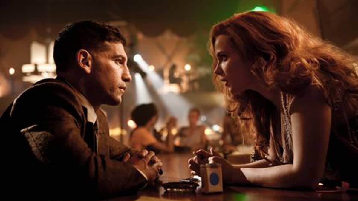 Jon Bernthal ja Pihla Viitala esiintyvät John Buntinin L.A. Noir -kirjaan perustuvassa rikossarjassa.