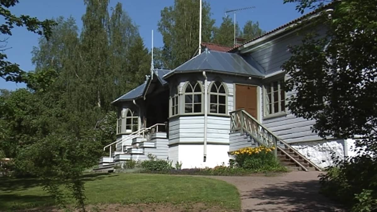 Domanderin talo taidekeskus Salmelassa