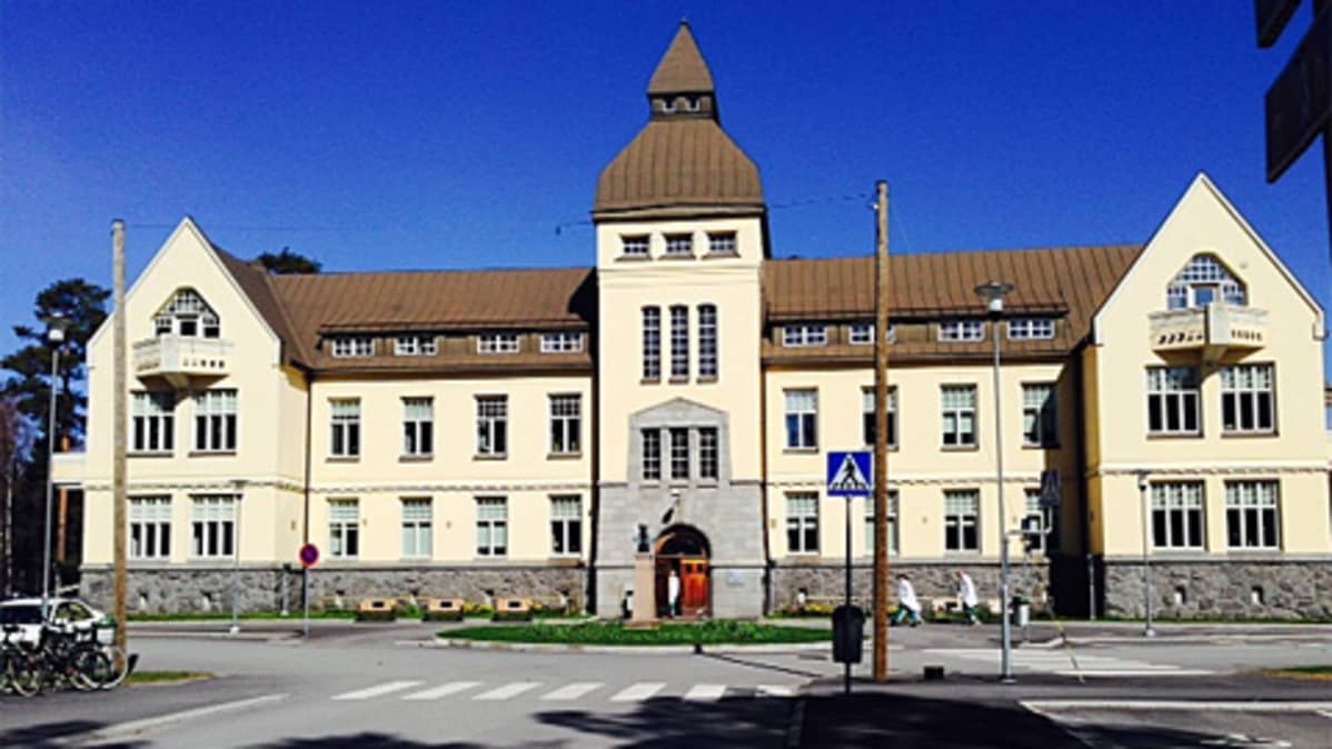 Kuvassa sairaalarakennus