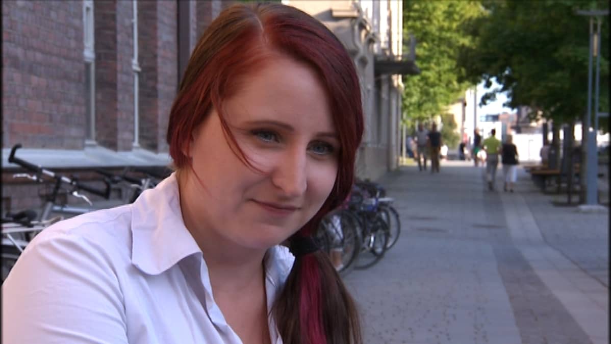 Hanna Huumonen uskoo, että seksityöläisten asema paranisi, jos prostituutio laillistettaisiin.