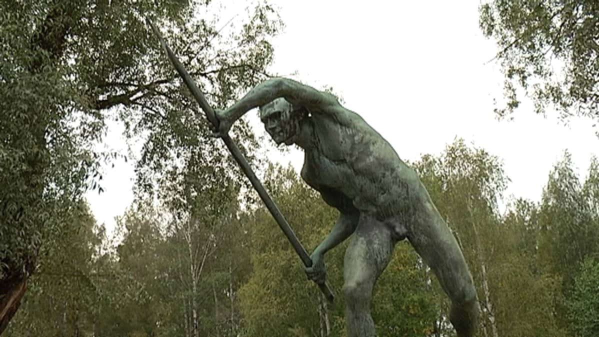 Pronssinen Tukinuittaja on Emil Wikströmin suunnittelema