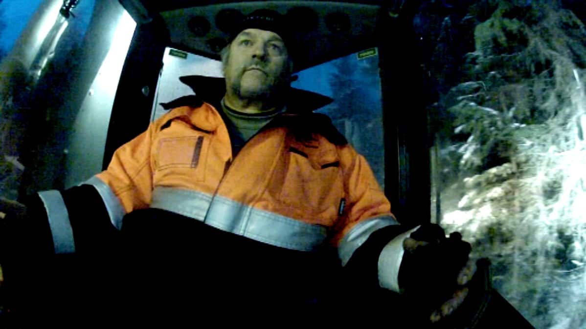 Metsäkoneenkuljettaja Erkki Kauppinen.