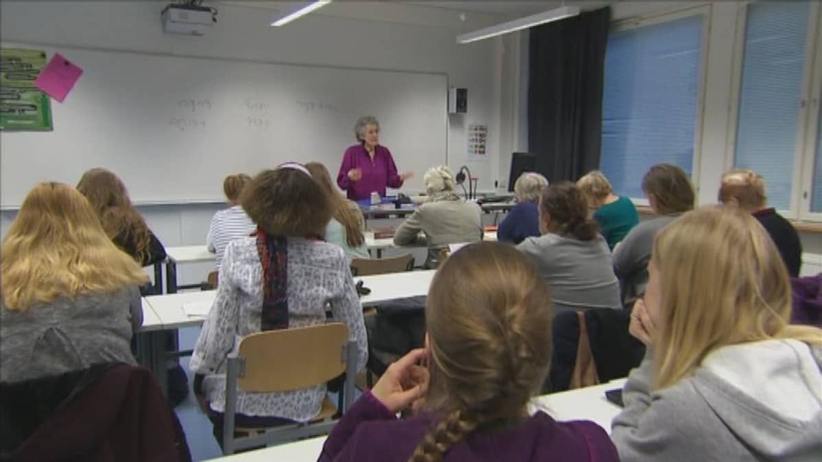 Useimmat Nurit Steinbock-Vatka hepreantunien oppilaista eivät ole juutalaisia.