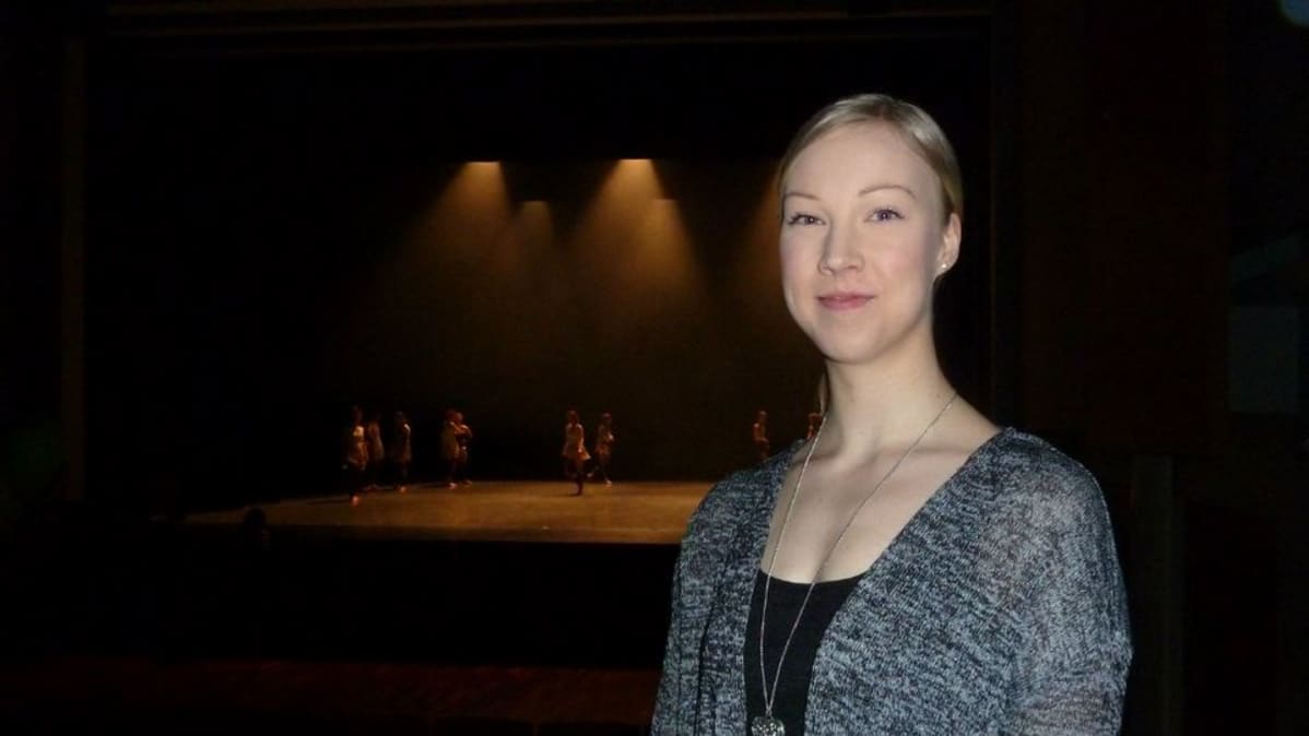 Anni Koponen Oulun ammattikorkeakoulun konserttisalissa.