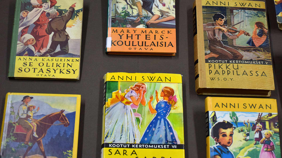 Anni Swanin kirjojen kansia Martta Wendelinin kuvituksella