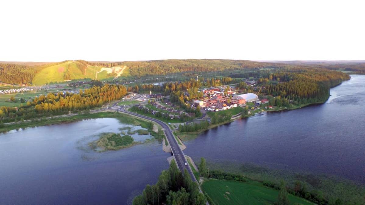Himoksen alue vetää tasaisesti matkailijoita sekä kesällä että talvella.