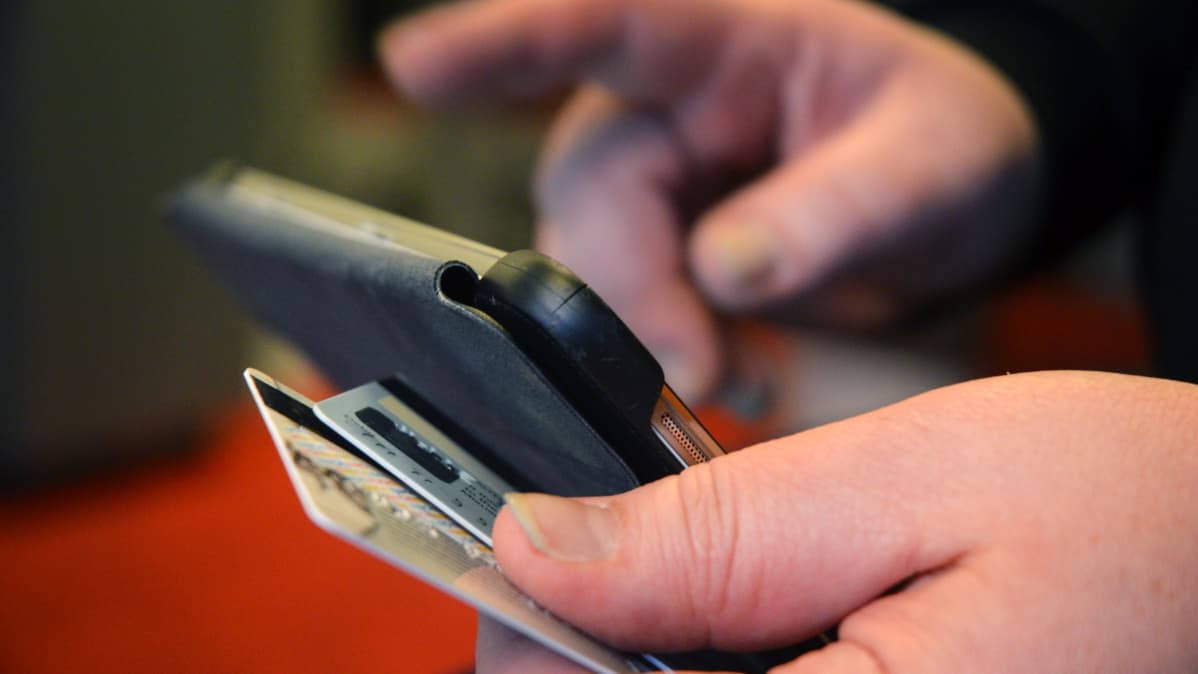 Kuvituskuvaa nettiostoksiin liittyvistä petoksista
