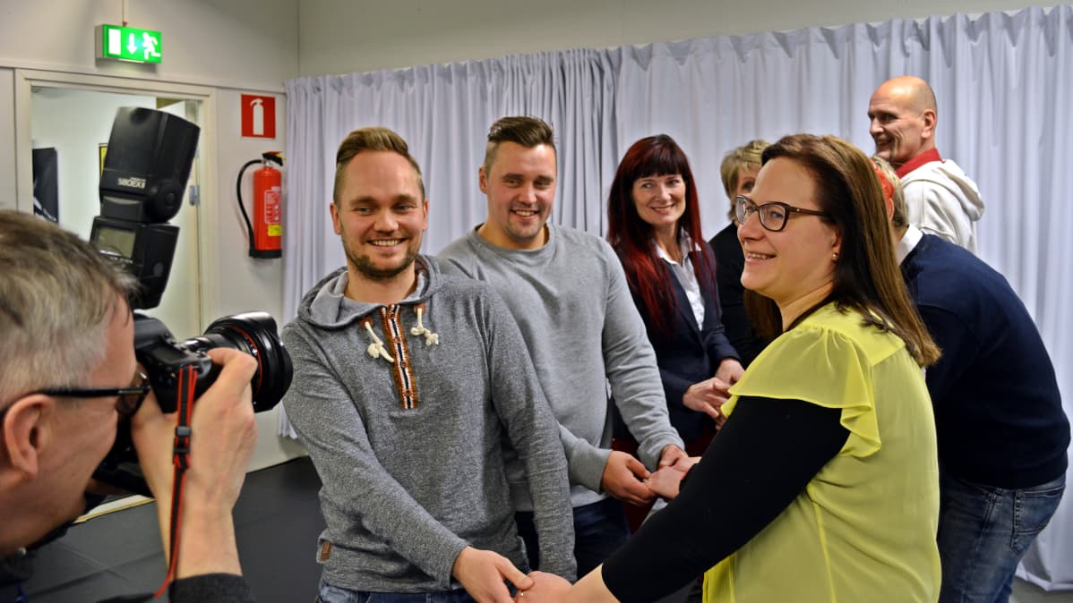 Kimmo Happo, Raisa Mäkäräinen, Marisanna Jarva ja Ollis Leppänen seisovat vierekkäin.