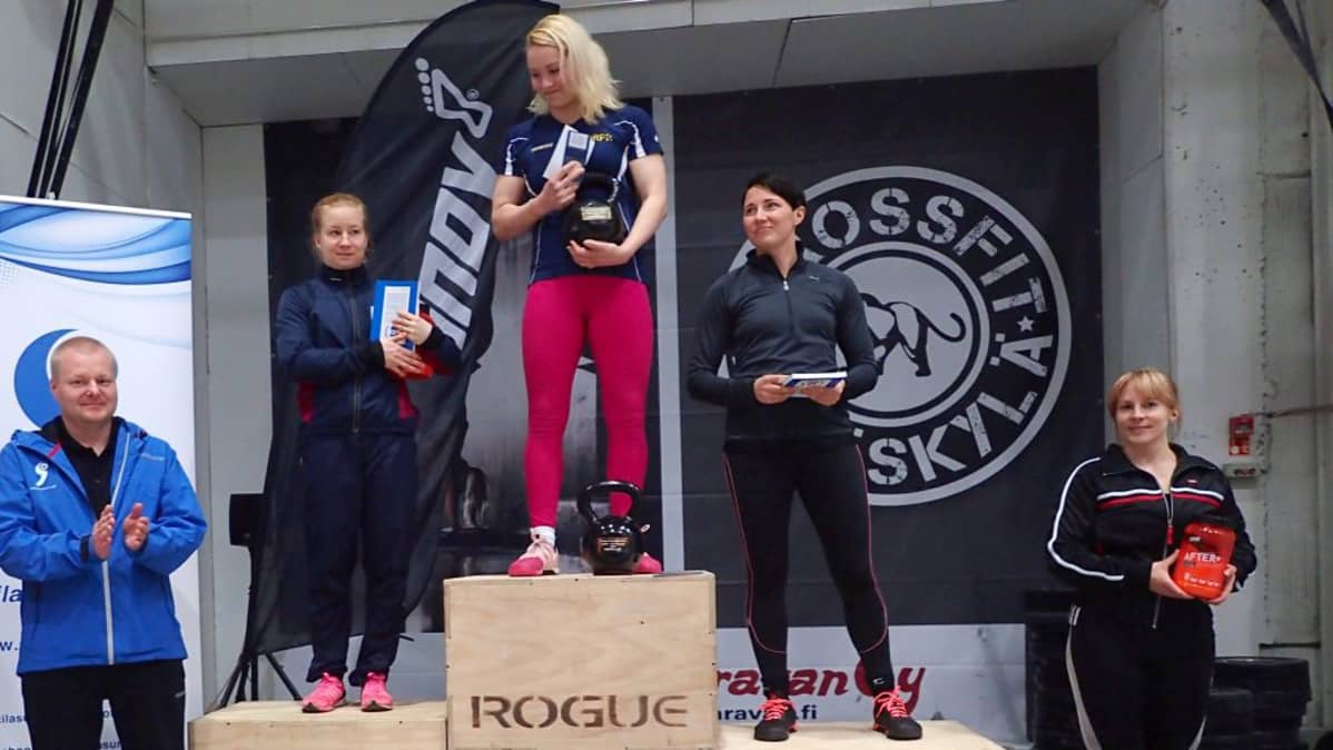 Naisten kärkikolmikko: Marke Hietapakka (vas.), Anne-Elina Kinnunen ja Sini Kouri.