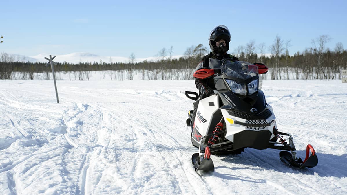 Risteyksessä Raattamasta pohjoiseen