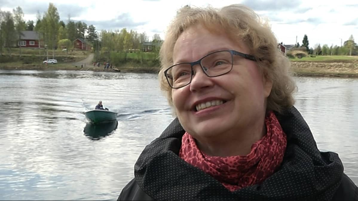 Luokanopettaja Helena Saija on opettanut Jakun koululla 30 vuotta.