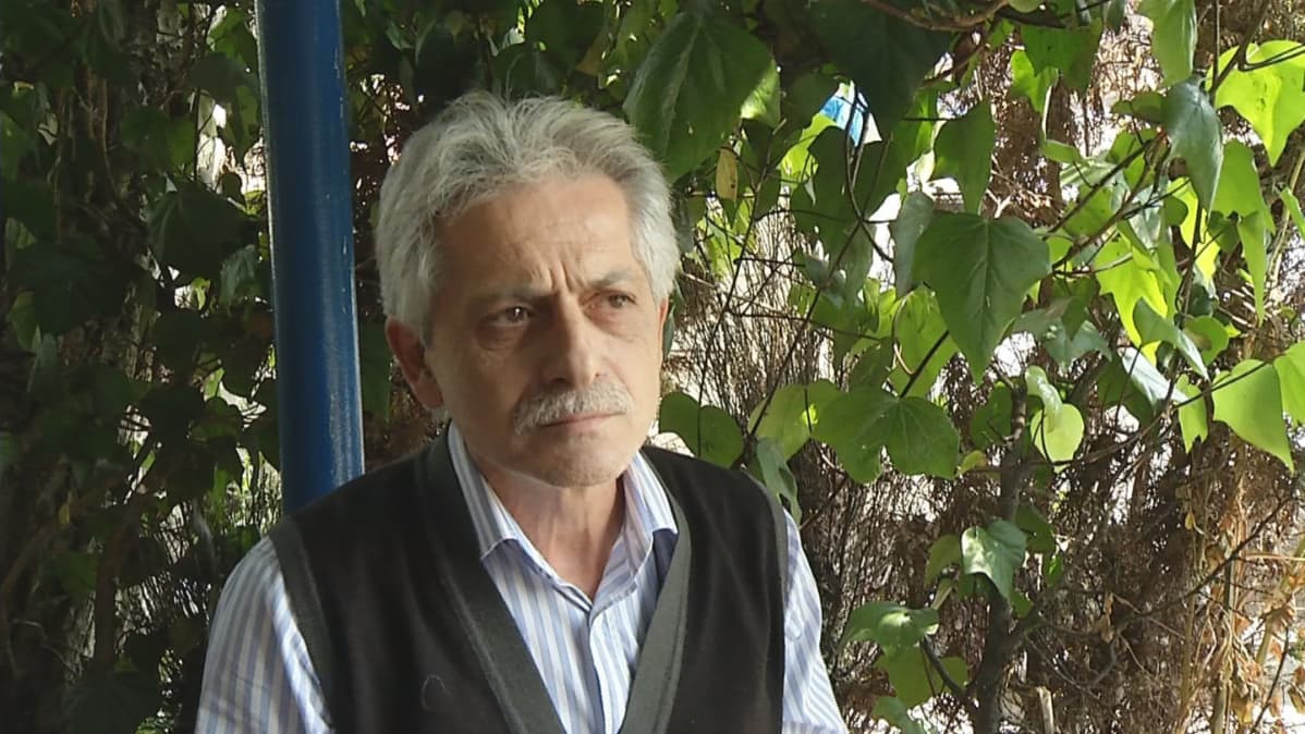 Mies teehuoneesa Mehmed Şafak
