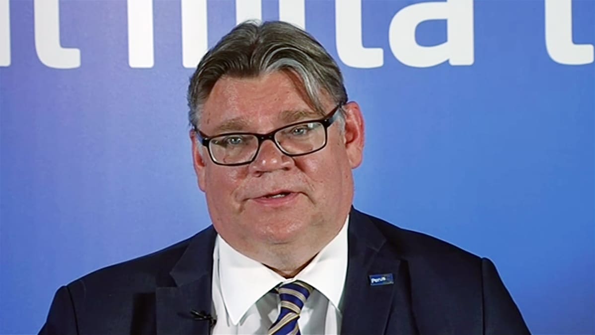 Timo Soini perussuomalaisten tiedotustilaisuudessa.