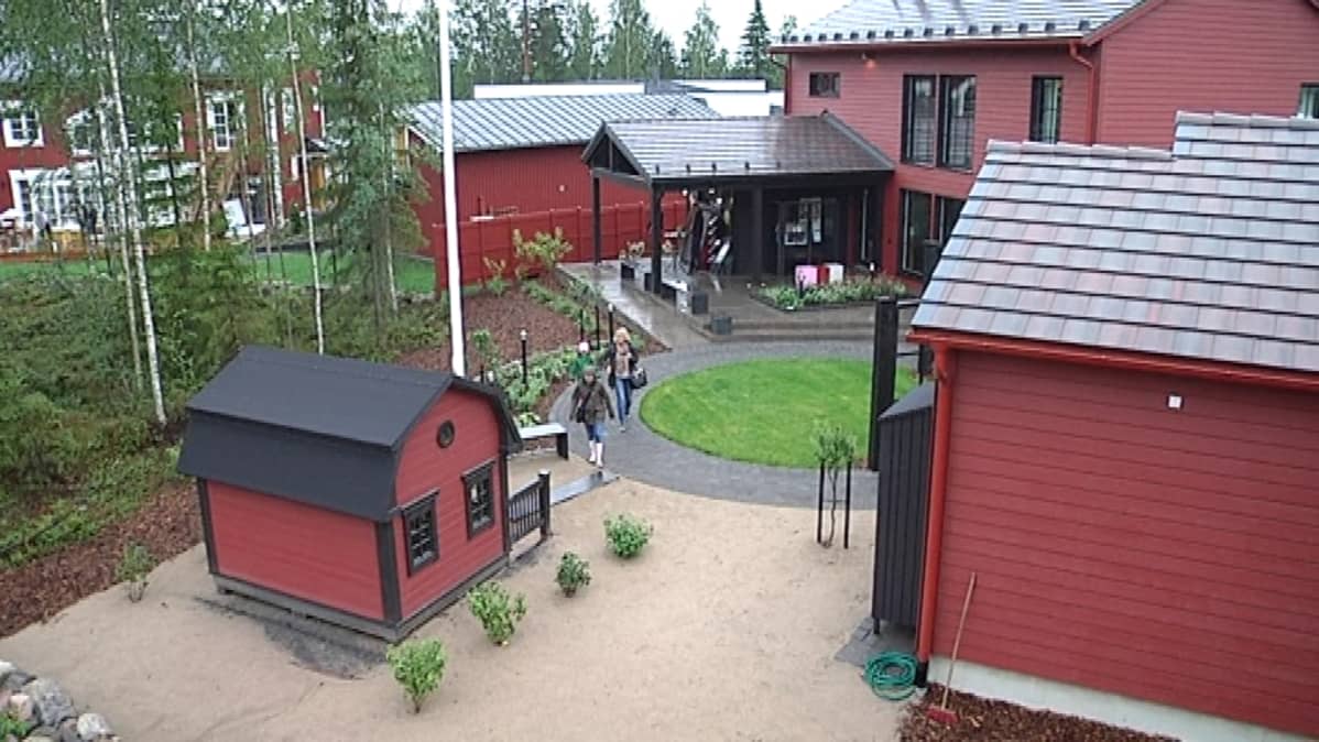 Messujen sydämmessä on pohjalaistalojen ympyrä