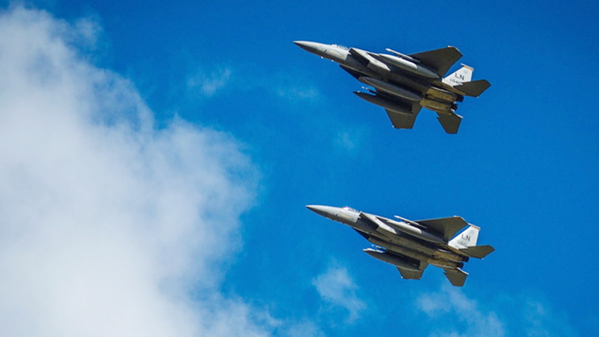F-15-hävittäjiä