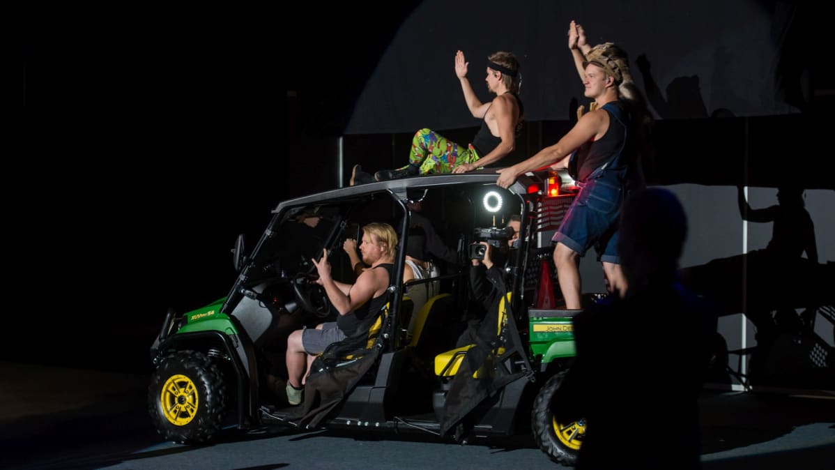 Youtube-sensaatio Steve'n'Seagulls viihdytti painavan asian lomassa Helsingissä 2015.