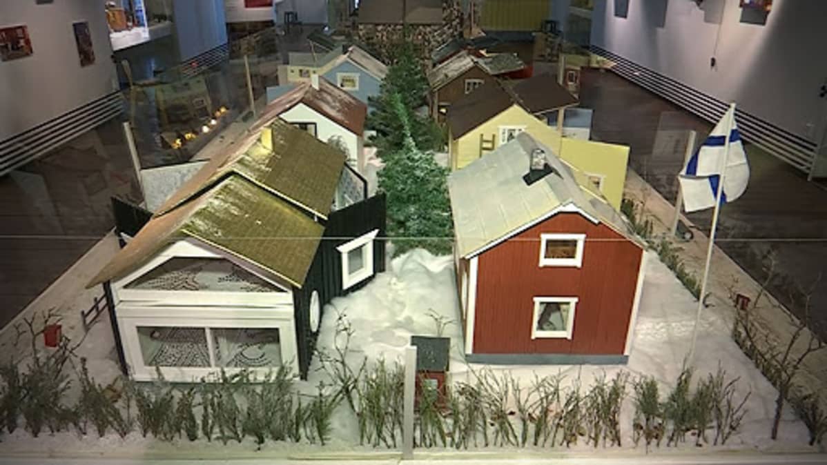 Suomalainen nukkekoti -näyttely Etelä-Pohjanmaan maakuntamuseossa