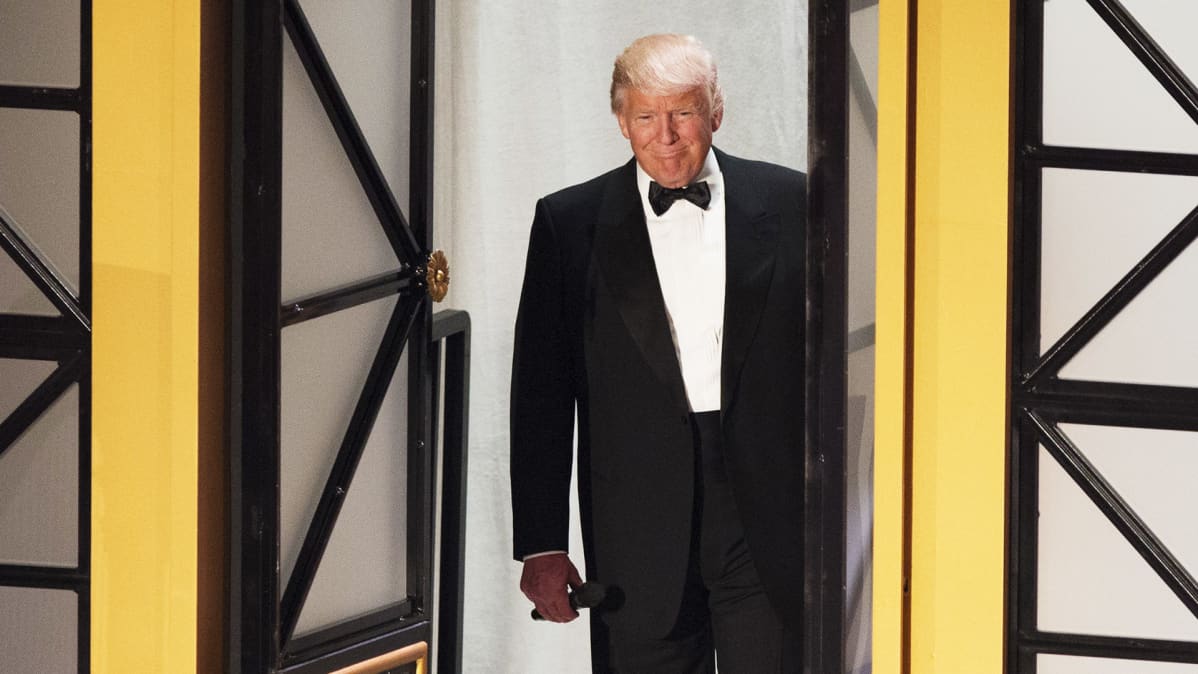 Trump saapumassa virkaanastujaisiinsa.