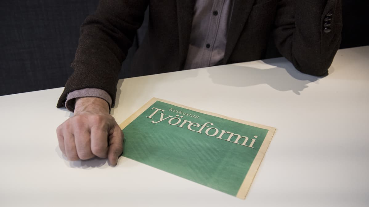 Esko Ahon keskustapuoluoeen Työreformi mainoslehtinen.