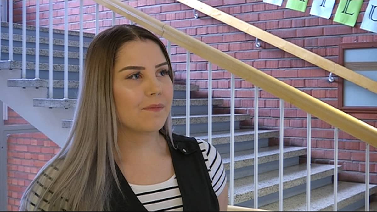 Maiju And Kouvolan seudun ammattiopiston aulassa Kouvolassa.
