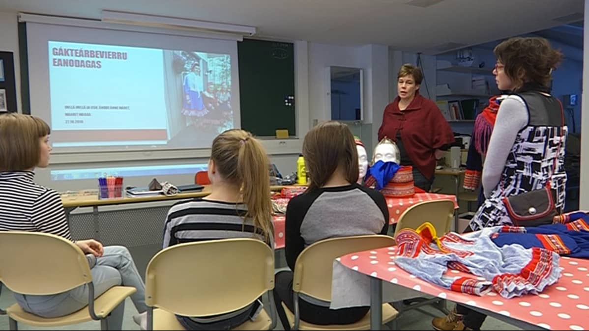 saamenkielistä luokkaopetusta