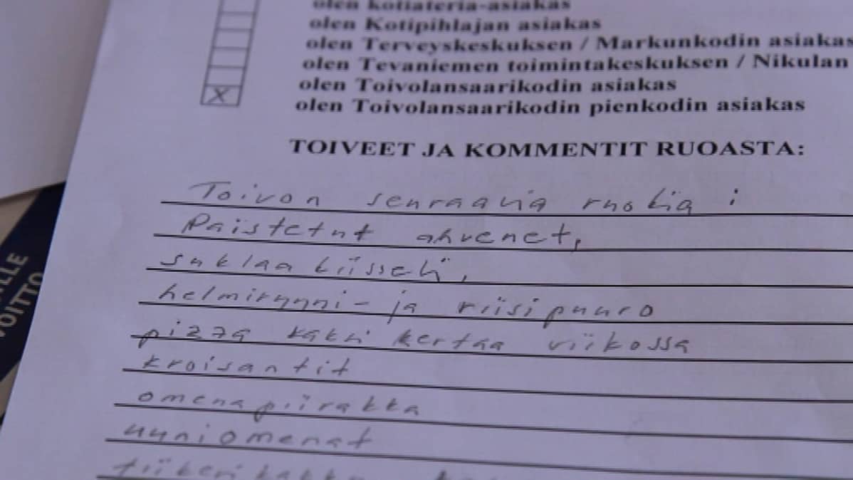 Toivolansaarikodin asukkaan ruokatoiveita listattuna lomakkeeseen