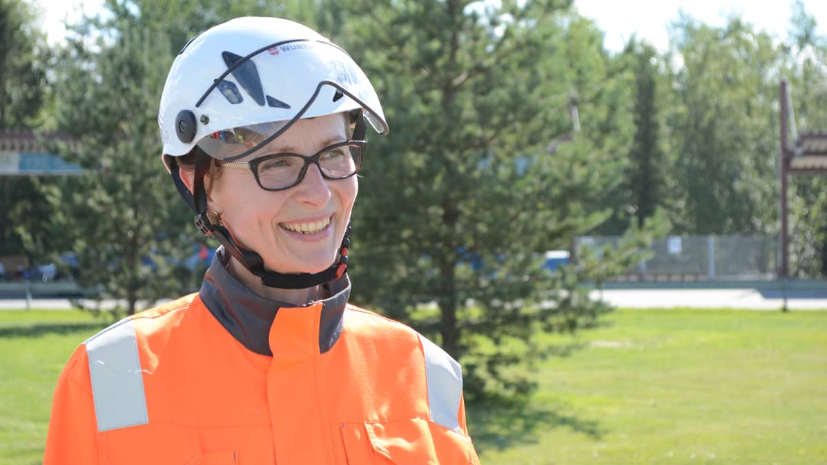 Oulun jätehuollon tiedottaja Anne-Maria Vesa