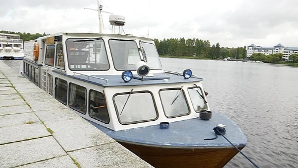 Sisävesilaiva M/S Kulkuri Hämeenlinnan satamassa