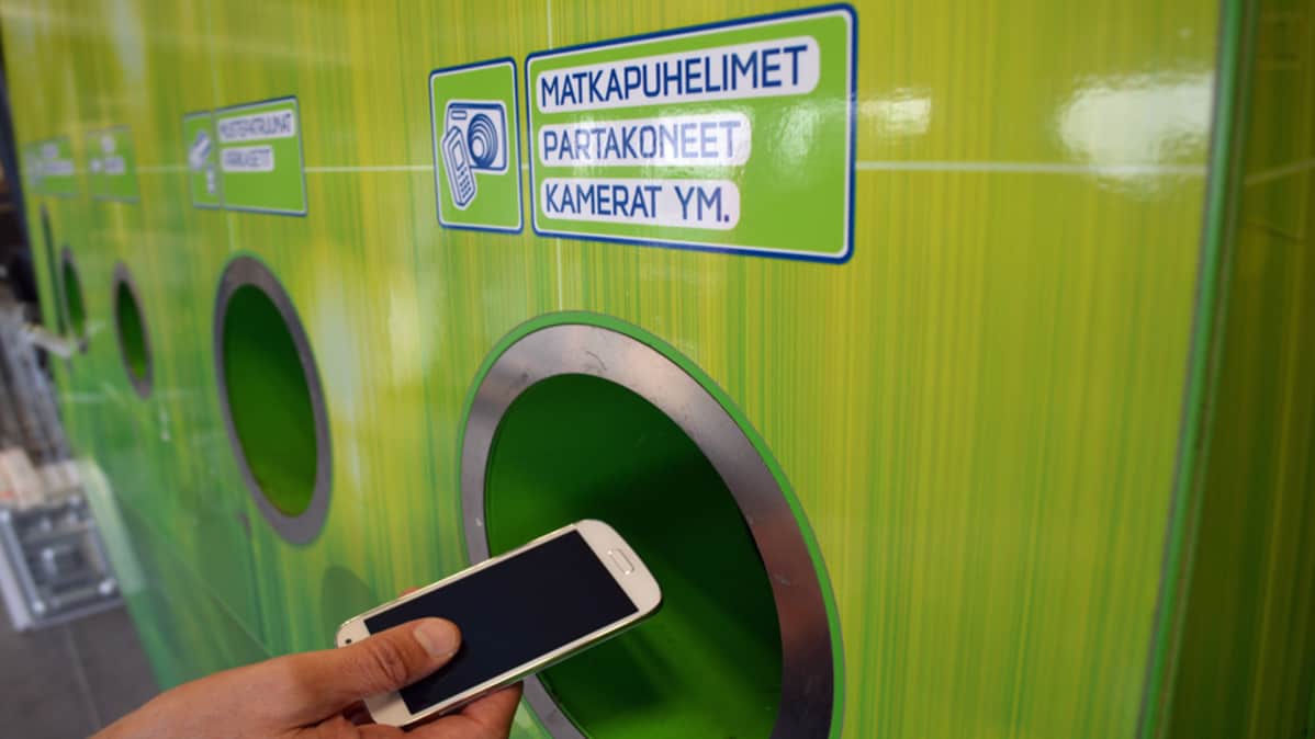 Vanhan laitteen voi sujauttaa helposti kierrätykseen.