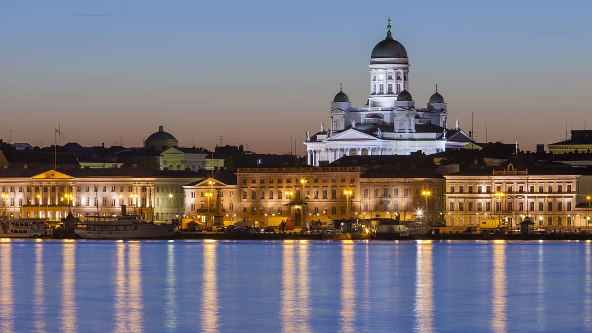 Helsinki nähtynä mereltä.