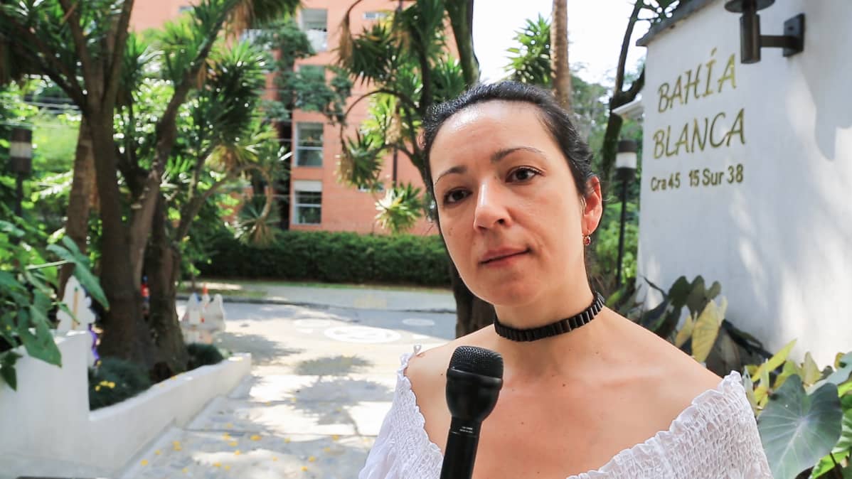 Dorely Restrepo vastustaa henkeen ja vereen Escobar-turistikierroksia.
