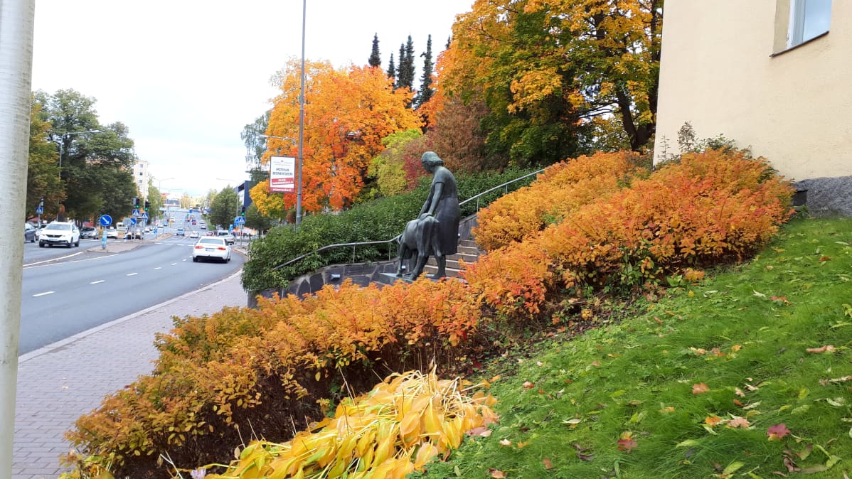 Hämeenlinnan taidemuseon lähistöllä.
