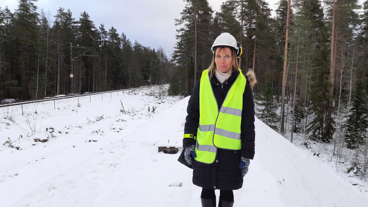 Terhi Jantunen seisoo tulevan meluesteen paikalla.