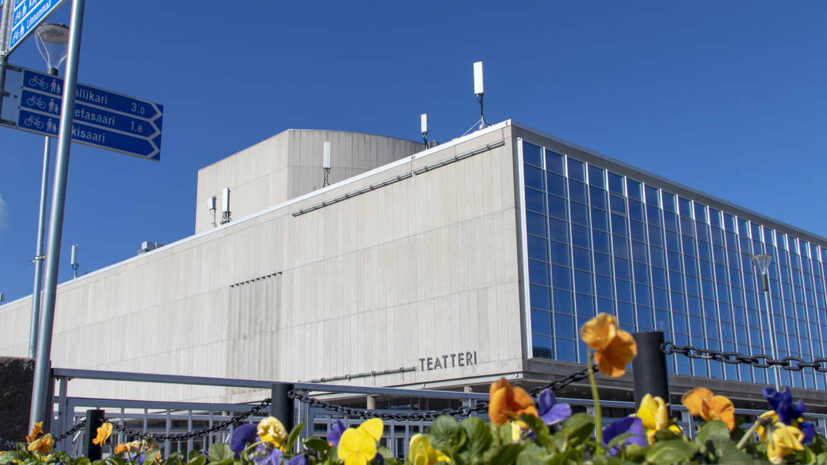 Oulun kaupungin teatteri, ulkokuva