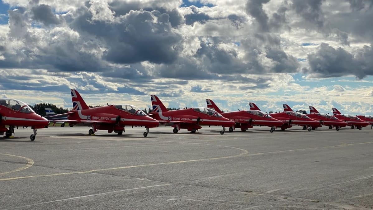 Red Arrows -taitolentonäytösjoukkue Kauhavan Airshowssa 29.-30.8.2020