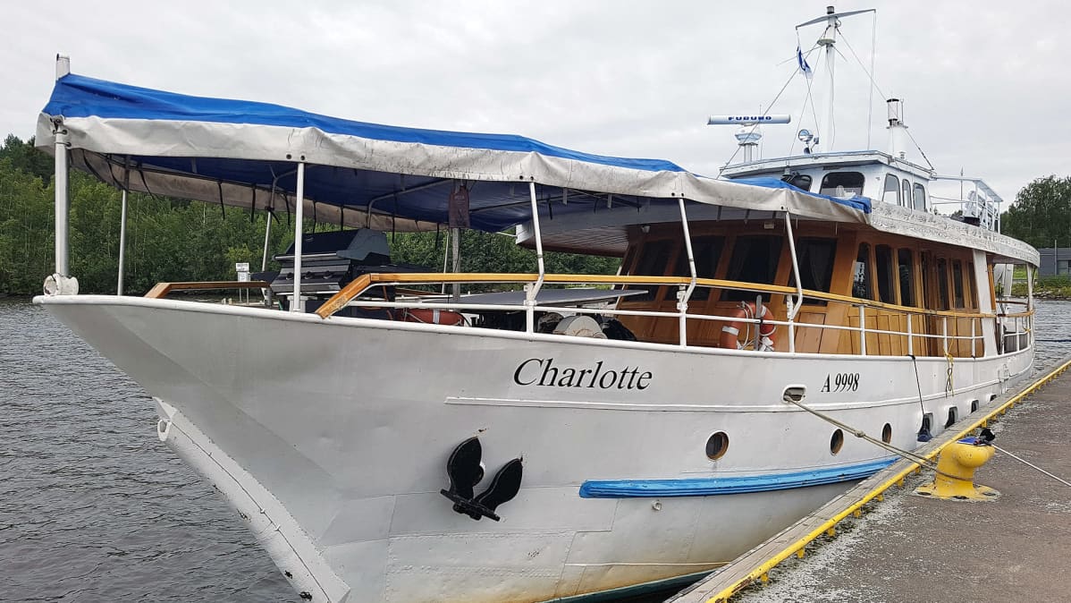 ms Charlotte Nuijamaan tullilaiturissa